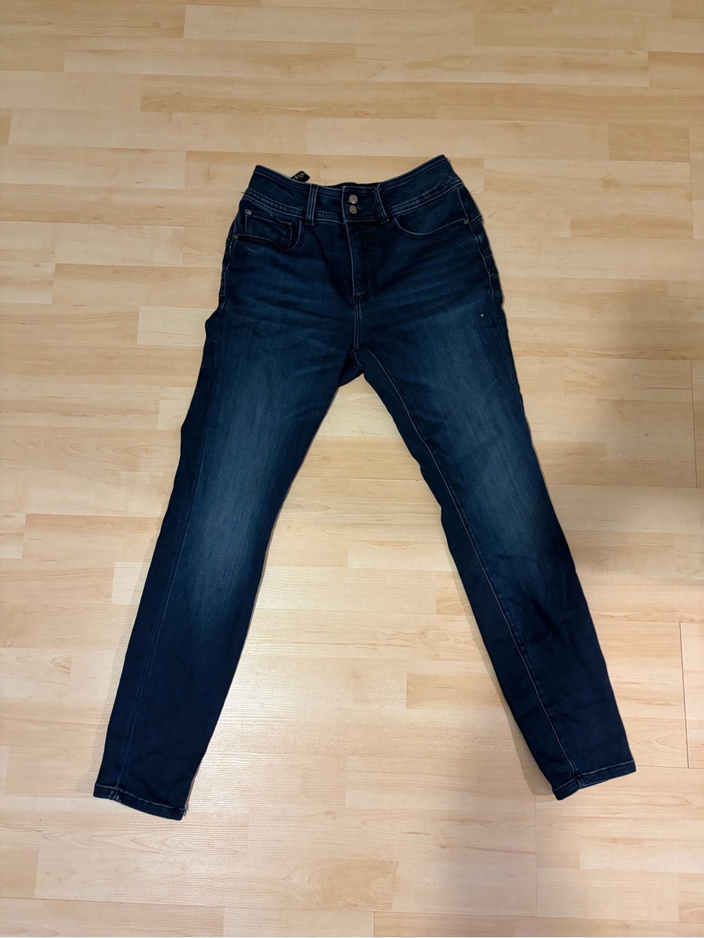 Guess Women's Dark Blue Stretch  Shape up Jeans- size 29